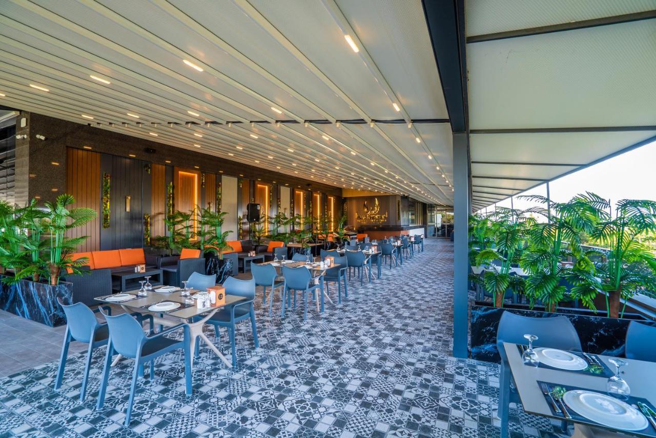 New Karaman Hotel Exterior foto